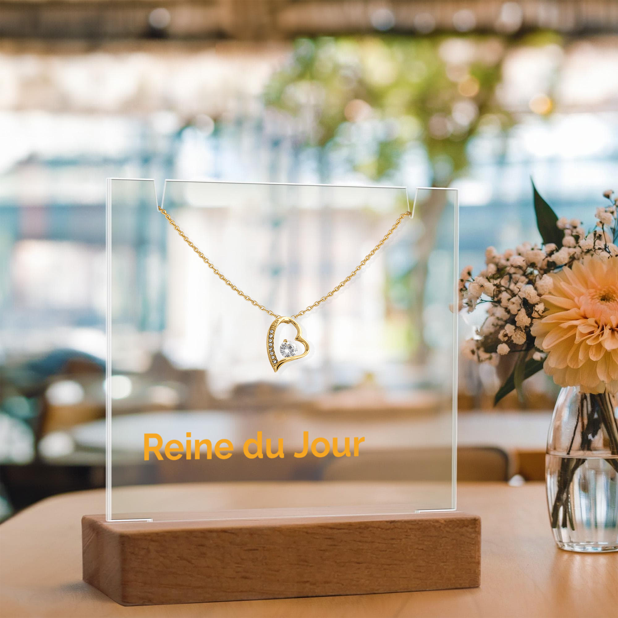 Collier Forever Love avec pendentif cœur dans son coffret cadeau lumineux premium